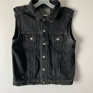 Men’s black denim vest
